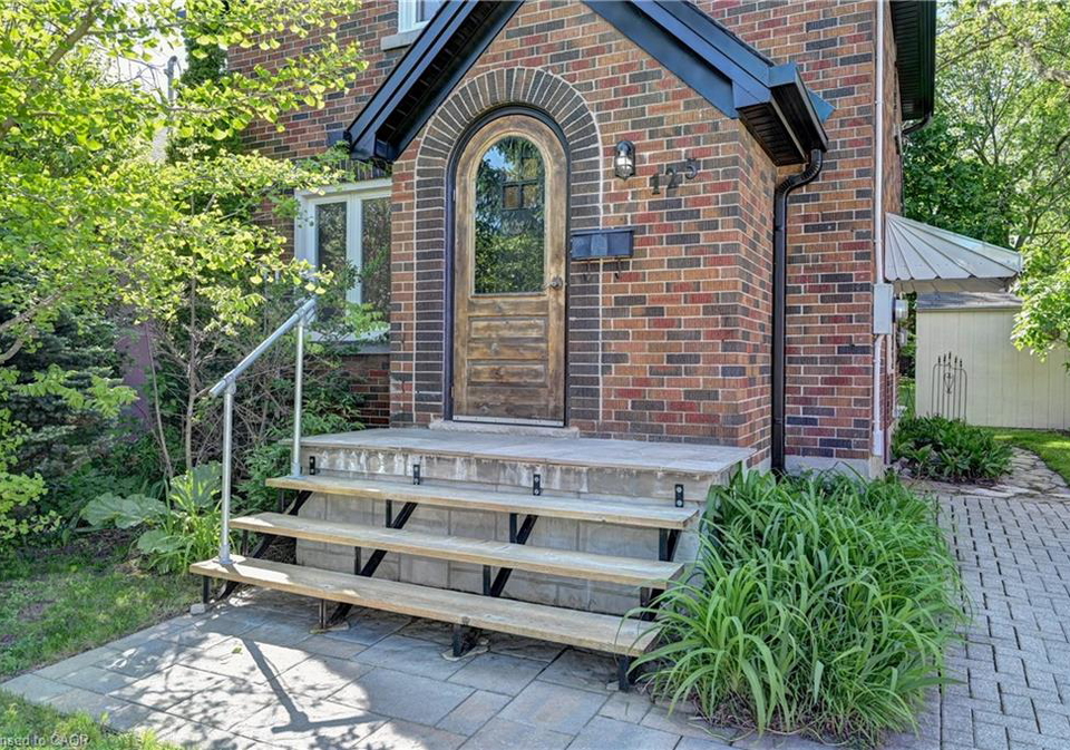 125-roger-street-waterloo-ontario-40835090