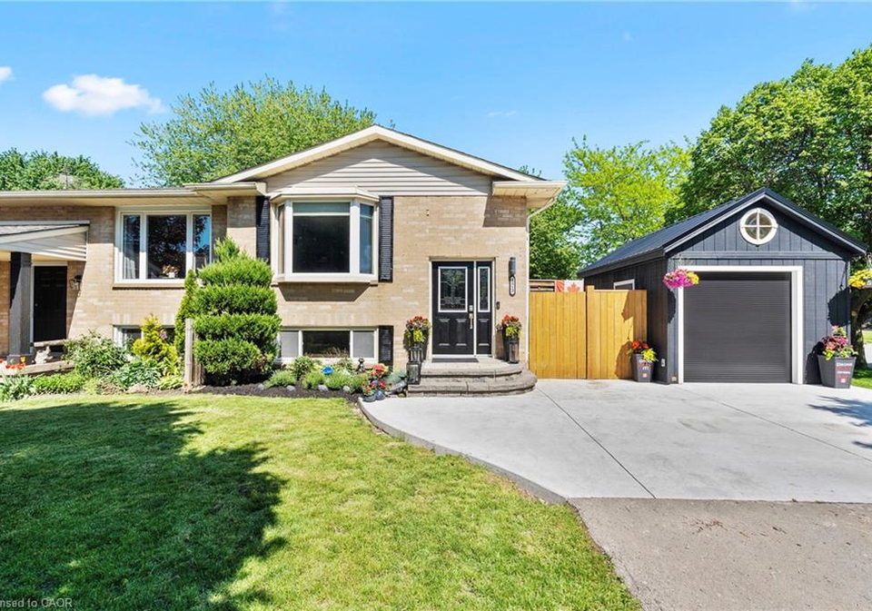 4513-carriage-road-beamsville-ontario-40835095