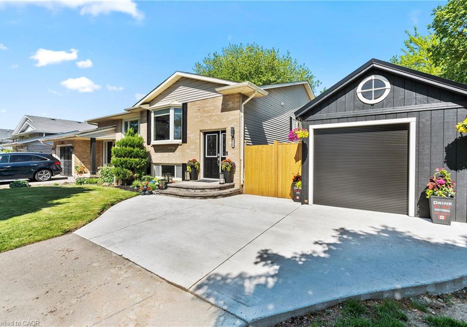 4513-carriage-road-beamsville-ontario-40835095
