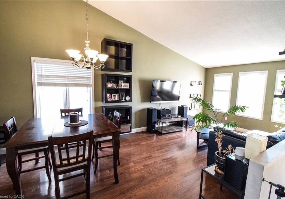 4901-adam-court-beamsville-ontario-40835096