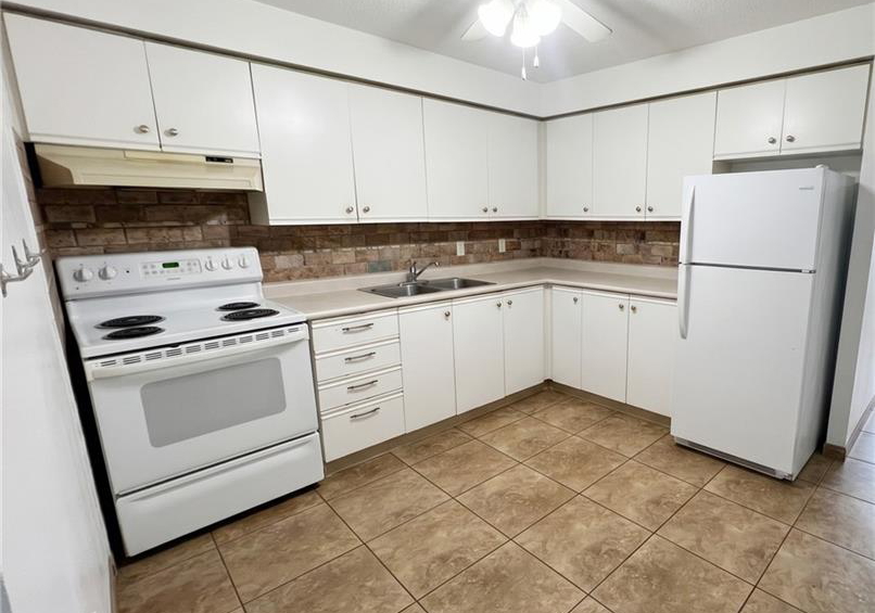 55-green-valley-drive-kitchener-ontario-40835160
