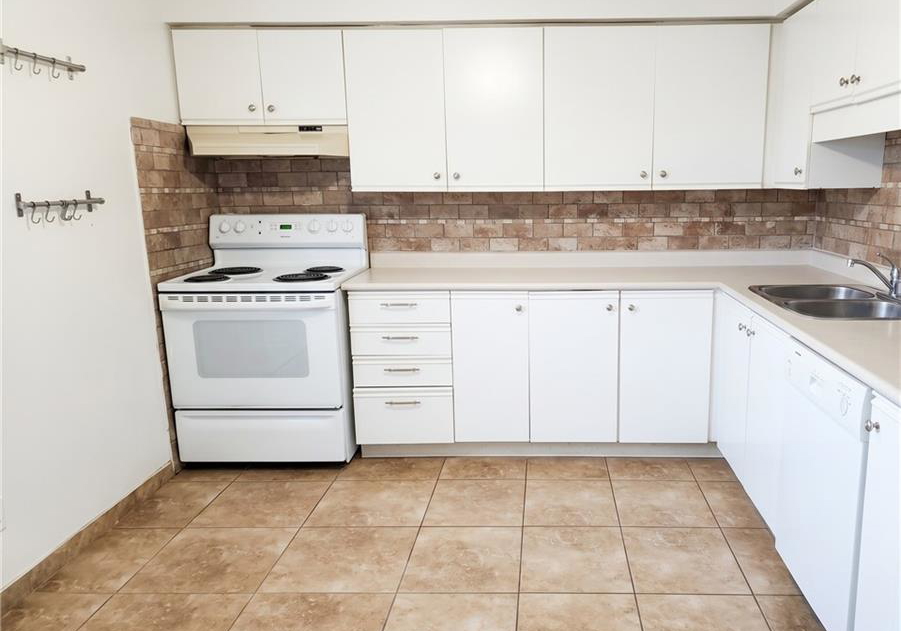 55-green-valley-drive-kitchener-ontario-40835160