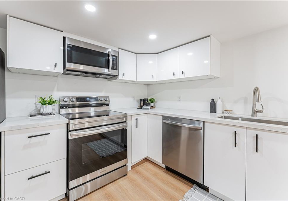 15-barnesdale-avenue-n-hamilton-ontario-40835167