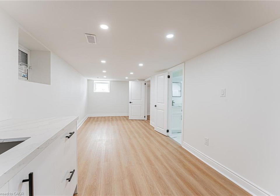 15-barnesdale-avenue-n-hamilton-ontario-40835167
