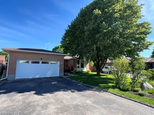 5-baltic-circle-waterford-ontario-40835177