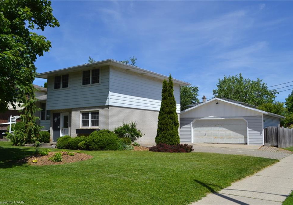 94-first-street-west-w-elmira-ontario-40835232