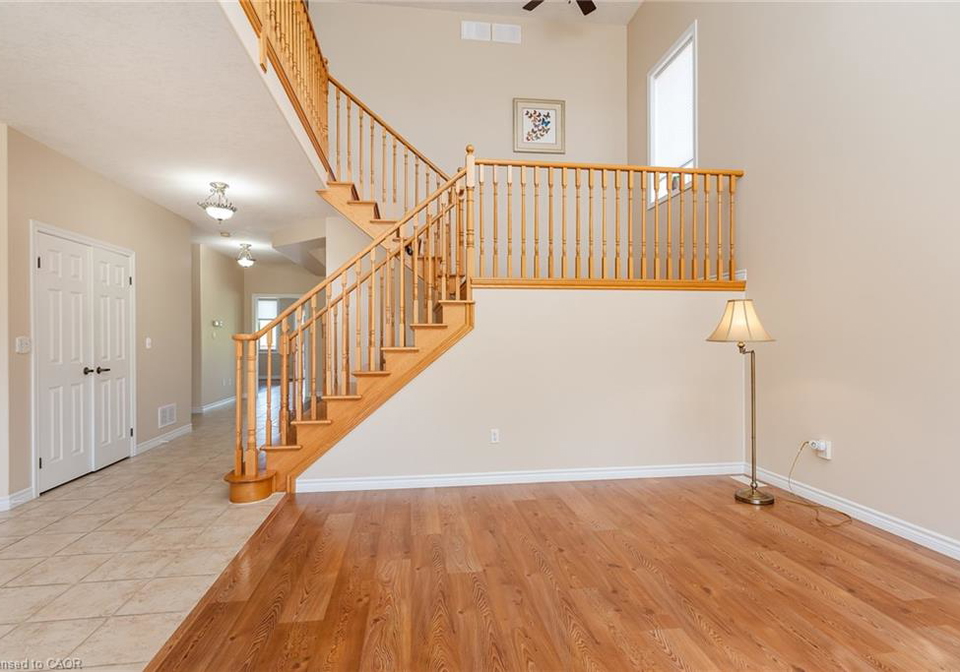 135-schweitzer-crescent-wellesley-ontario-40835251
