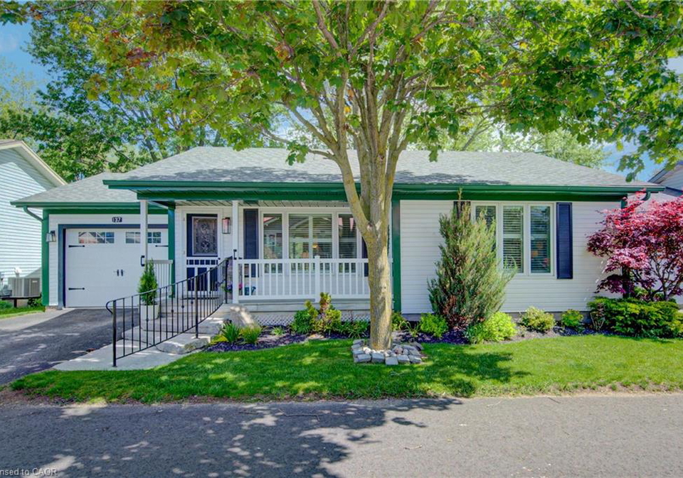 137-wesley-crescent-waterloo-ontario-40835338