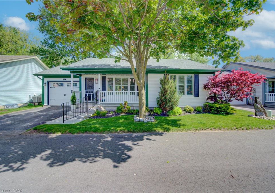 137-wesley-crescent-waterloo-ontario-40835338