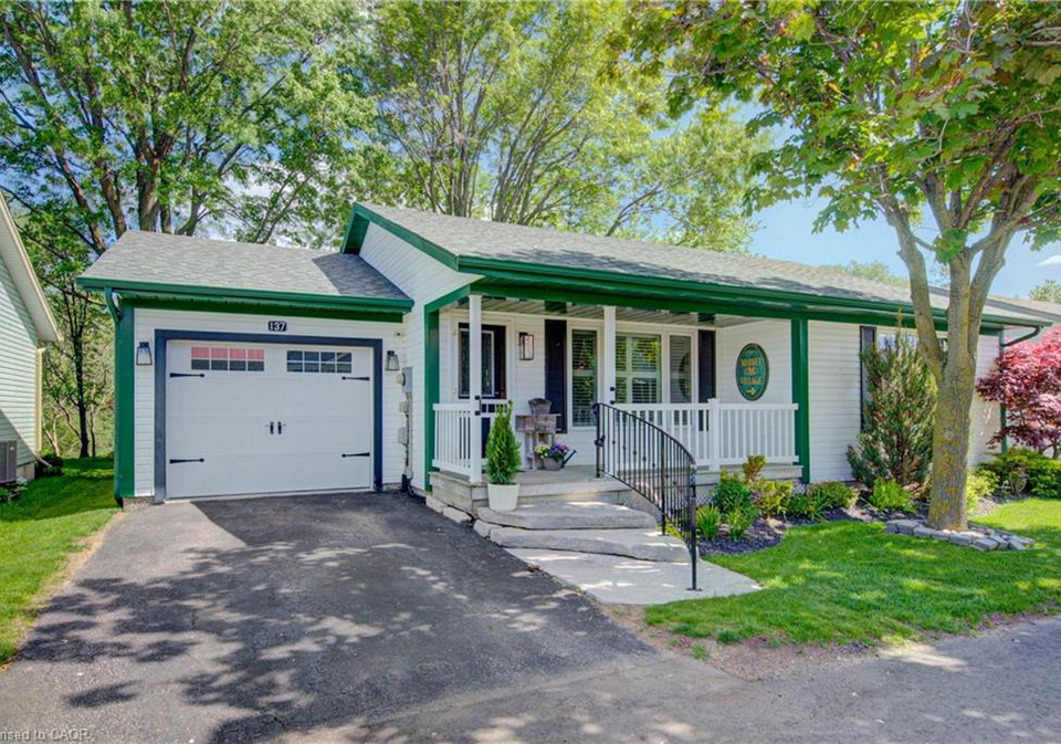 137-wesley-crescent-waterloo-ontario-40835338