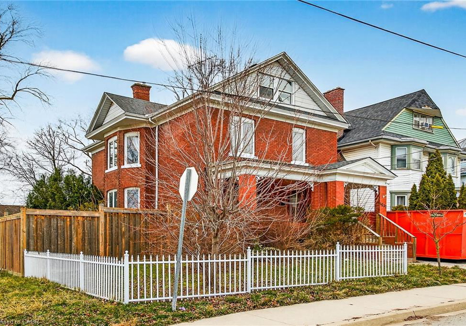 4637-ellis-street-niagara-falls-ontario-40835381