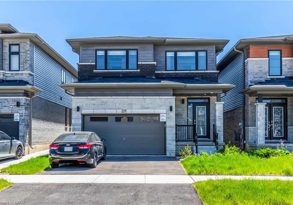 225-longboat-run-brantford-ontario-40835406