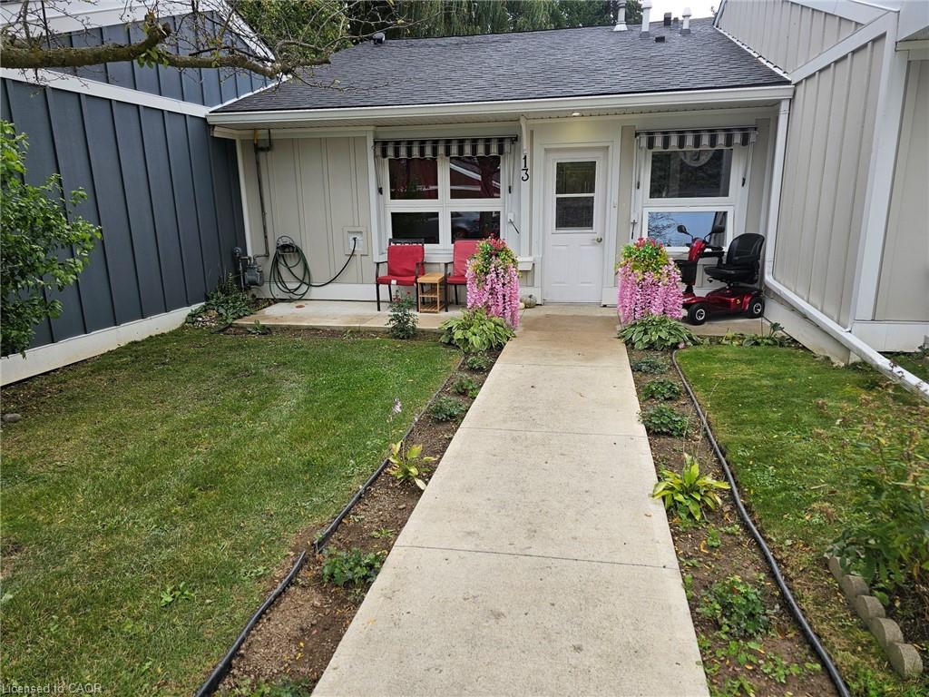13-sister-varga-terrace-hamilton-ontario-40835518