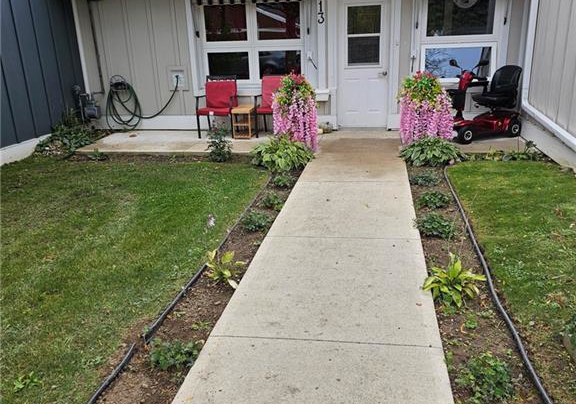 13-sister-varga-terrace-hamilton-ontario-40835518