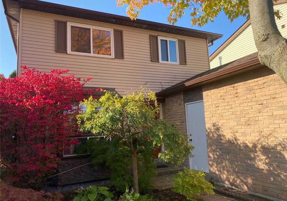 17-hillsdale-court-dundas-ontario-40835609