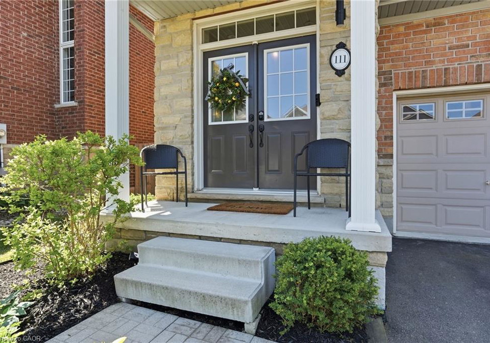 111-greenstem-crescent-stoney-creek-ontario-40835707