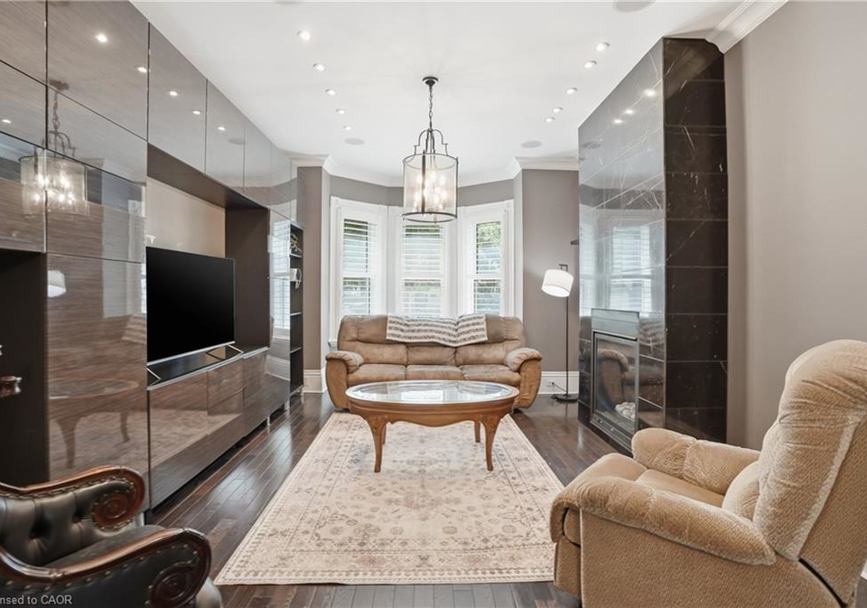86-oak-street-brantford-ontario-40835717