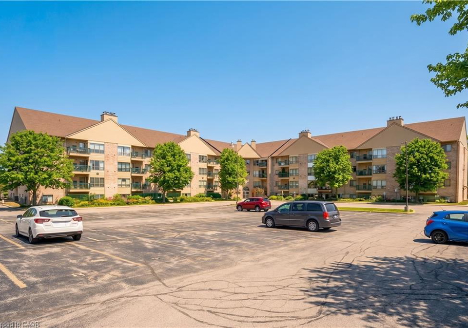 15-hofstetter-avenue-kitchener-ontario-40835754