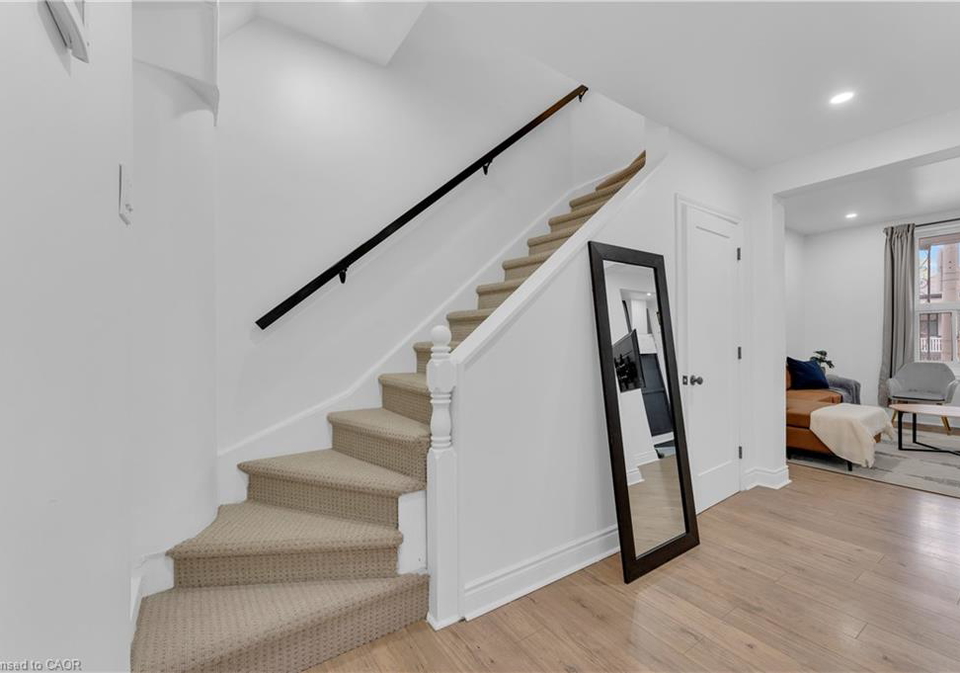 237-west-avenue-n-hamilton-ontario-40835933