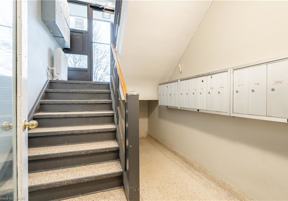 37-mericourt-road-hamilton-ontario-40835998