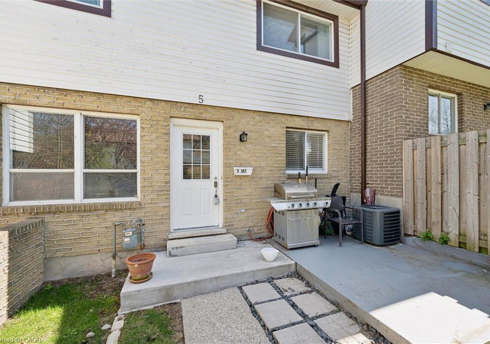 385-pioneer-drive-kitchener-ontario-40835999