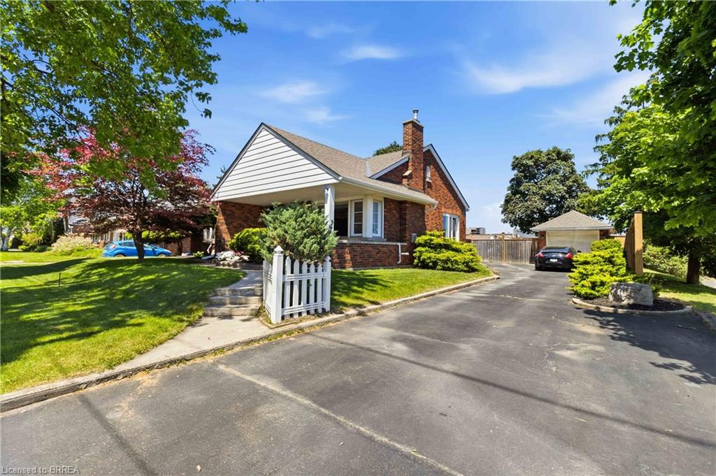 134-queensway-drive-brantford-ontario-40836004