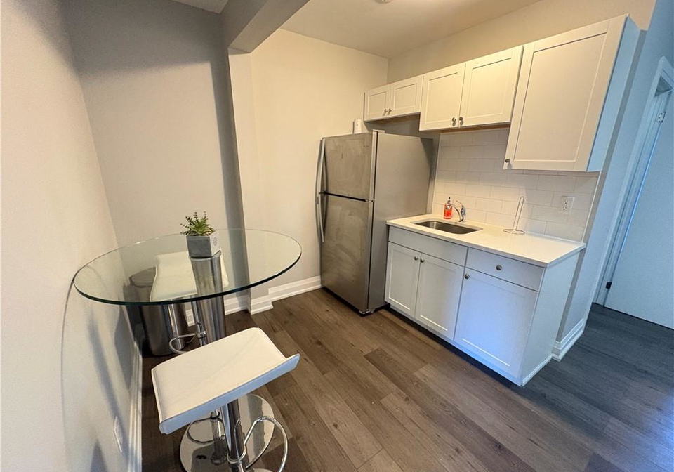 83-gibson-avenue-hamilton-ontario-40836020