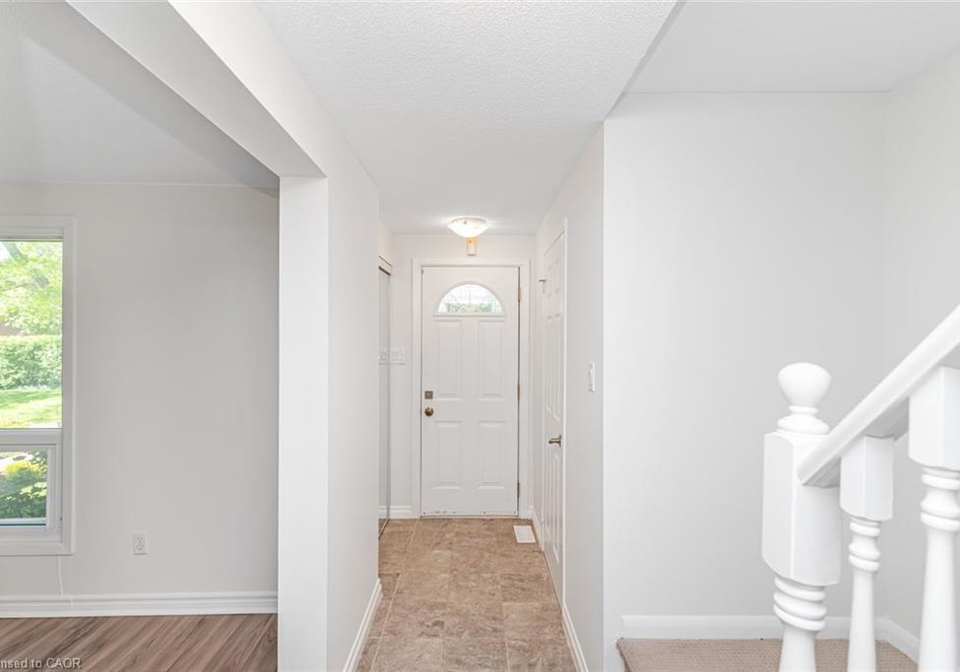 151-gateshead-crescent-stoney-creek-ontario-40836043