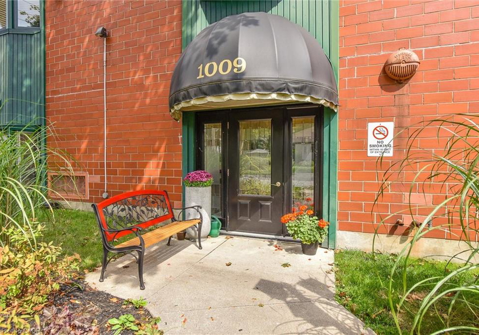 1009-queenston-road-cambridge-ontario-40836094