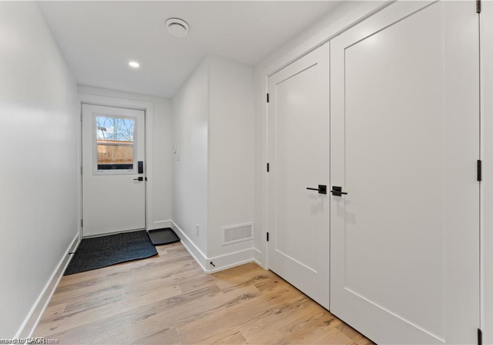 14-gore-estate-court-ayr-ontario-40836134