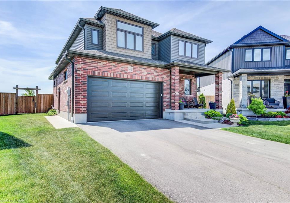 42-gellert-drive-breslau-ontario-40836186