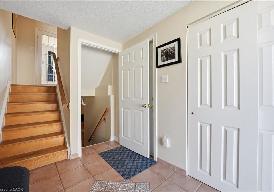 500-stone-church-road-w-hamilton-ontario-40836196