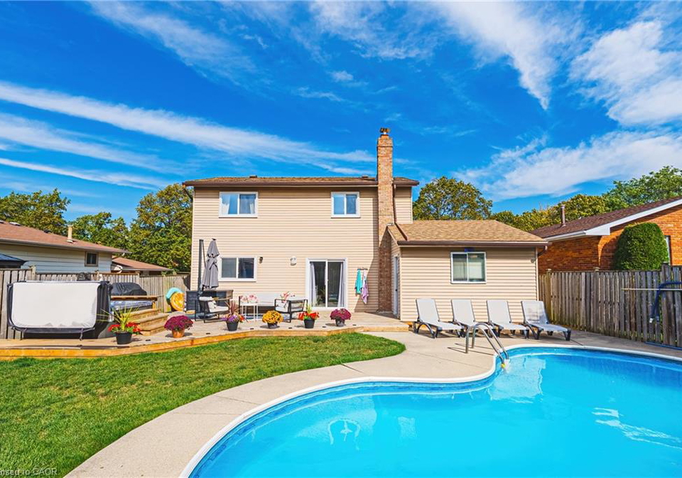 16-apex-court-stoney-creek-ontario-40836213