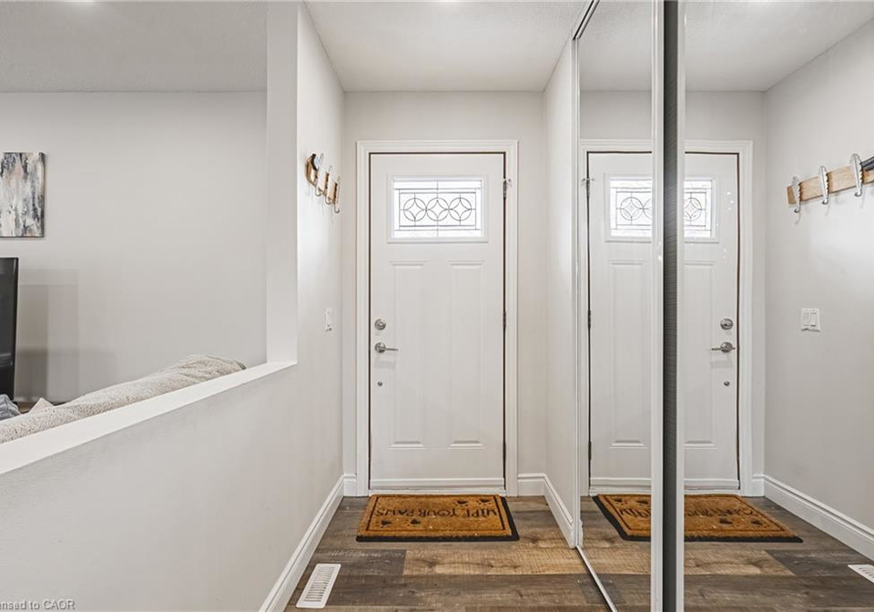 16-apex-court-stoney-creek-ontario-40836213