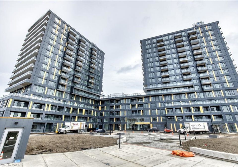 4878-powers-common-burlington-ontario-40836221