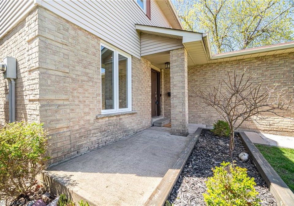 2395-arnold-crescent-burlington-ontario-40836244