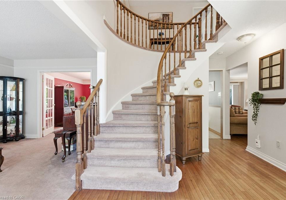 2136-winding-way-burlington-ontario-40836247
