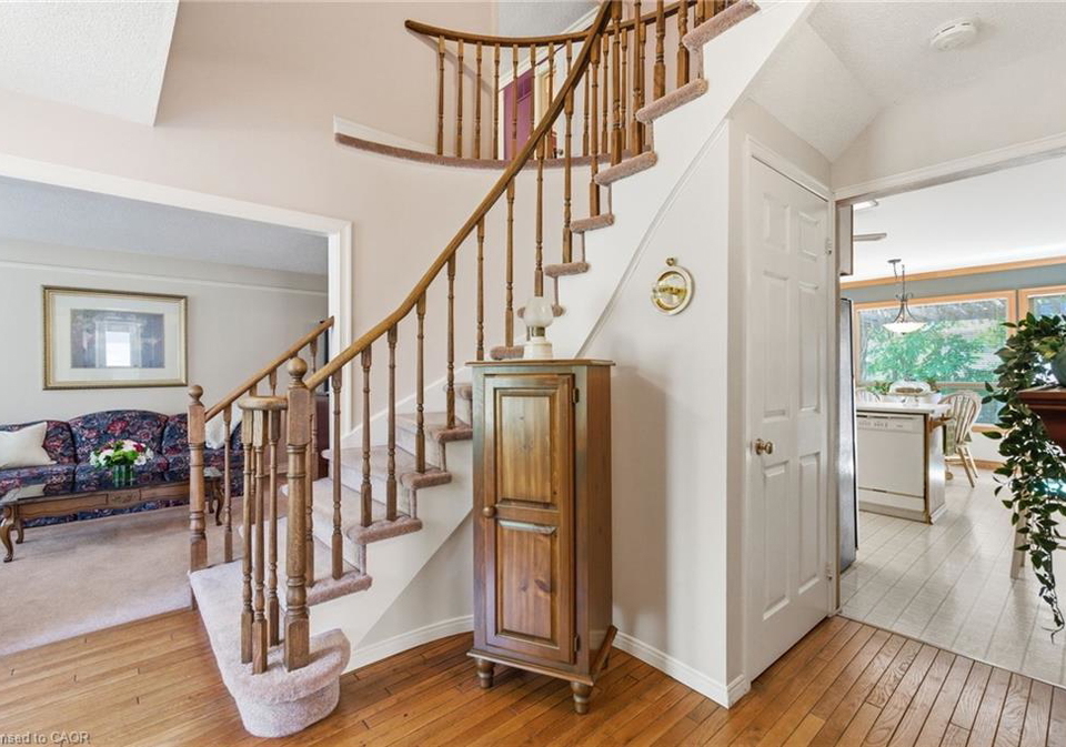 2136-winding-way-burlington-ontario-40836247