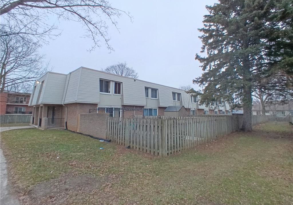 17-old-pine-trail-st-catharines-ontario-40836250