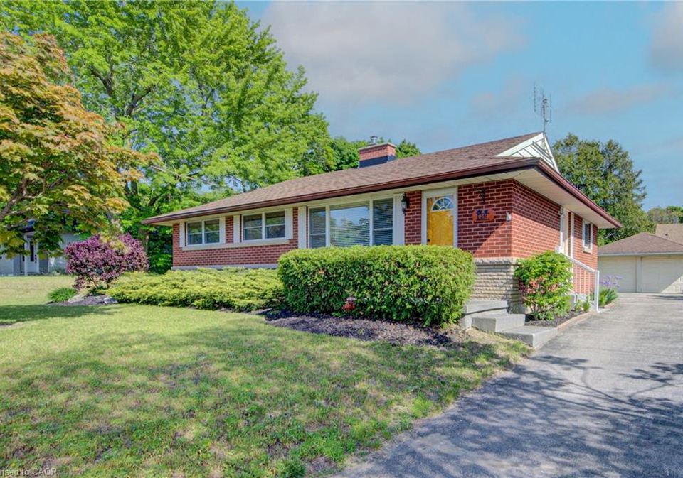 251-union-street-e-waterloo-ontario-40836261