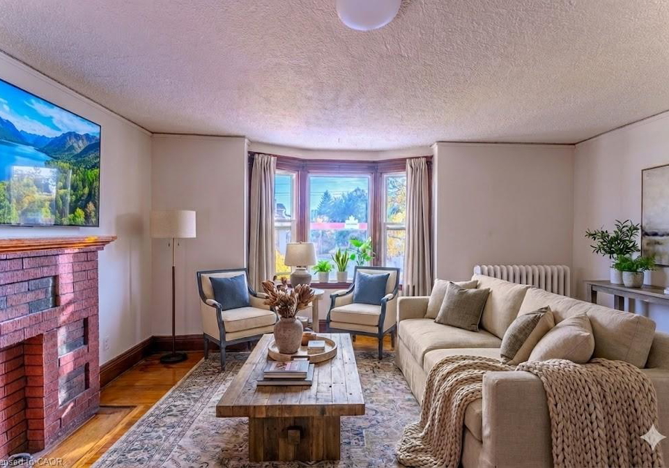 1369-main-street-e-hamilton-ontario-40836357