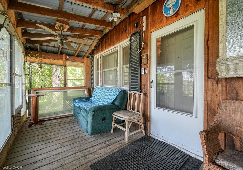963640-road-96-embro-ontario-40836360