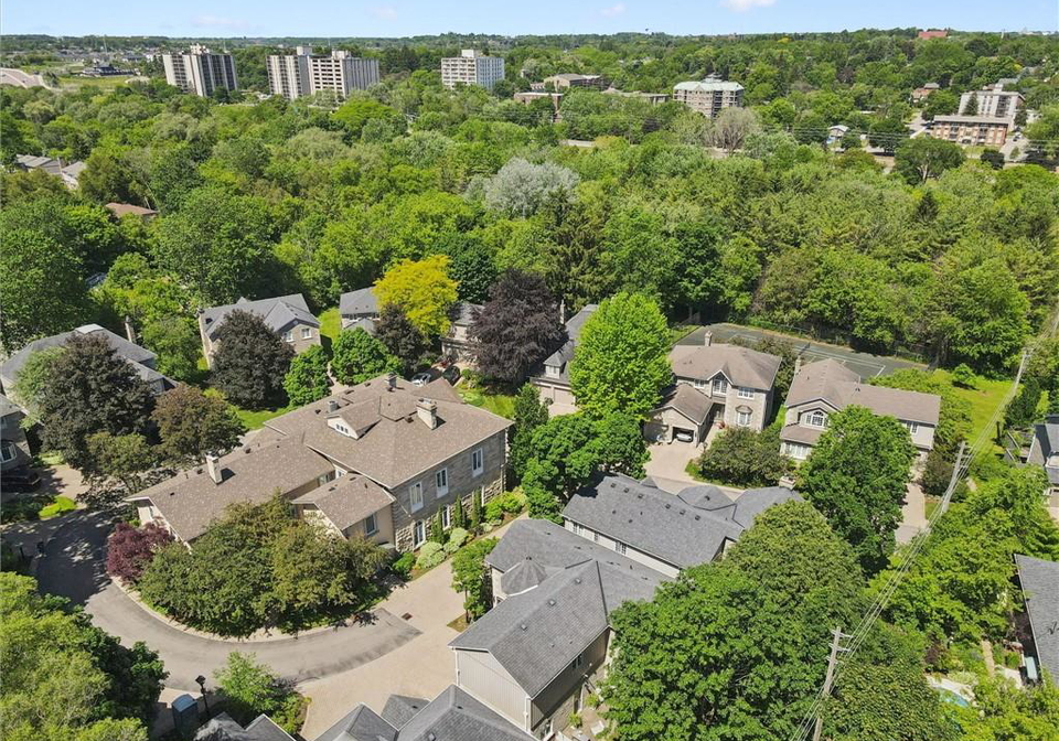 25-manor-park-crescent-guelph-ontario-40836364