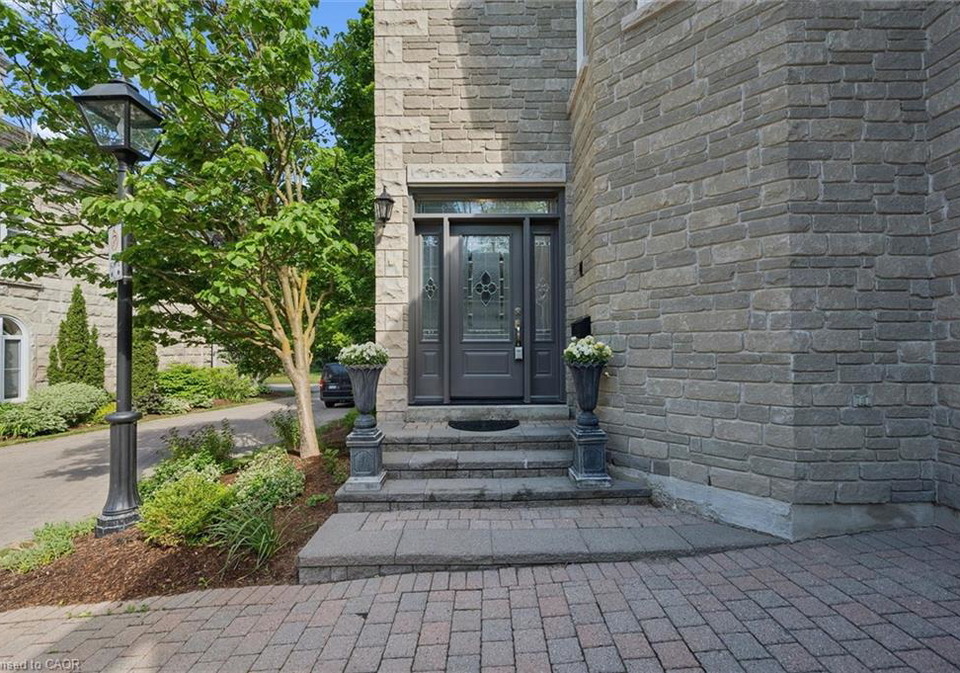 25-manor-park-crescent-guelph-ontario-40836364