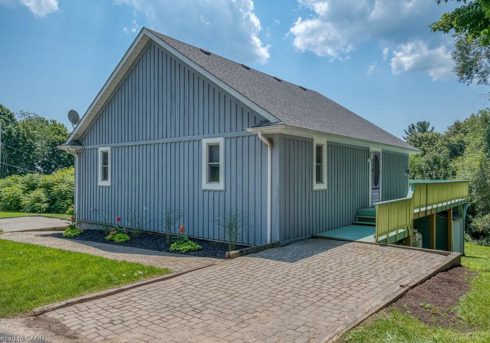 210-hillside-avenue-normandale-ontario-40836372