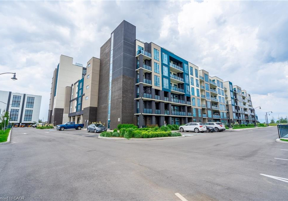16-concord-place-grimsby-ontario-40836434