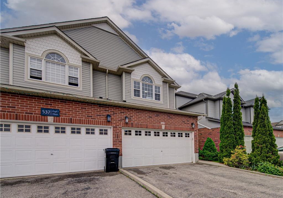 533-activa-avenue-kitchener-ontario-40836491
