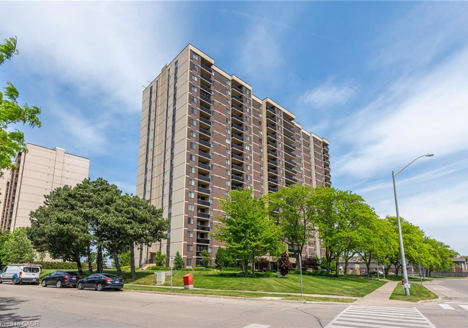301-frances-avenue-stoney-creek-ontario-40836661