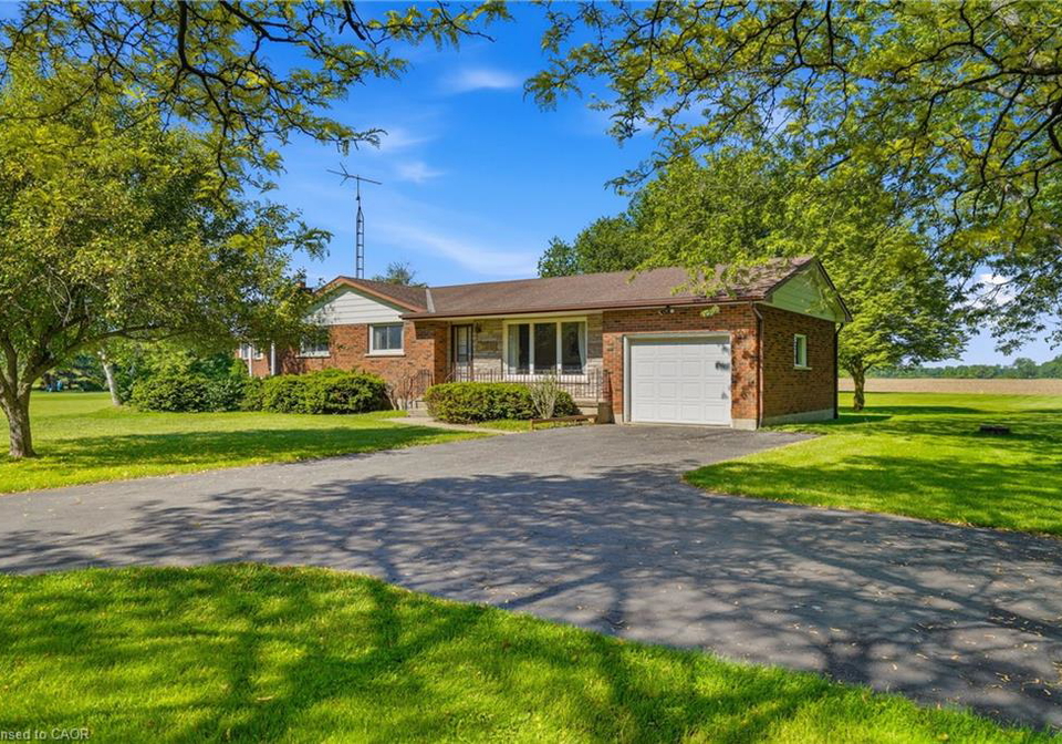 42014-hwy-3-fenwick-ontario-40836703