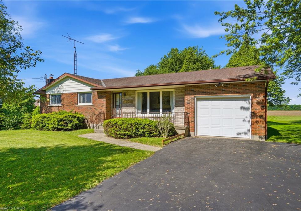 42014-hwy-3-fenwick-ontario-40836703
